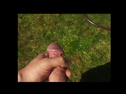 ❤️ Hot hottie får sin lyserøde fisse kneppet og kommer med en sprøjte i en sommerhave Sex video at da.creditme.top ❌️❤