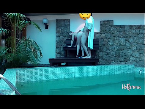 ❤️ Chef inviterer stuepige til poolen, men kunne ikke modstå en hot Sex video at da.creditme.top ❌️❤