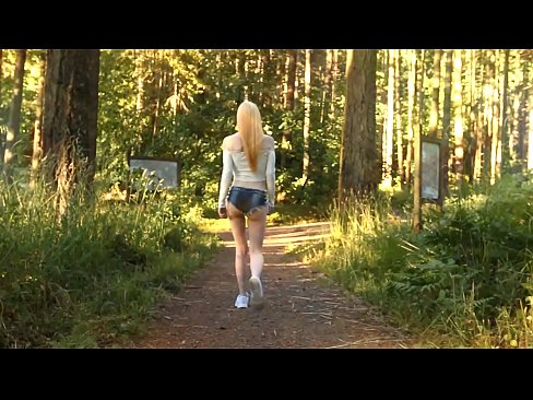 ❤️ Smuk kvinde bevæger sig langsomt, ikke nøgen video Sex video at da.creditme.top ❌️❤