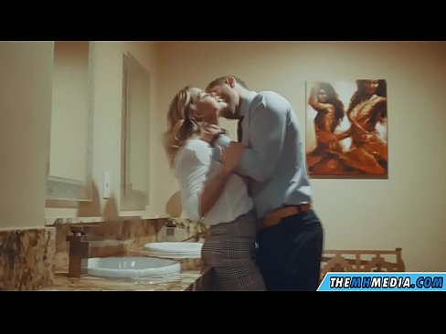 ❤️ Når en barmfagre blondine forfører dig på et offentligt toilet Sex video at da.creditme.top ❌️❤